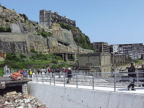 【松山駅~川之江駅発】 世界遺産・軍艦島上陸クルーズと「九年庵」秋の限定公開2日間2